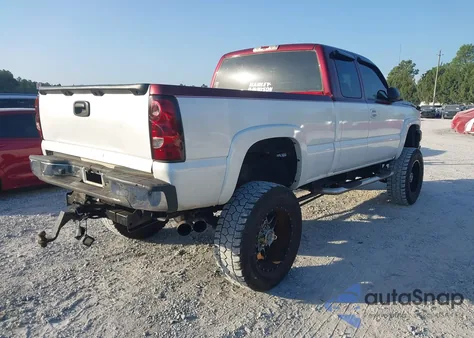 2005 Chevrolet Silverado 2500Hd Work Truck z USA, uszkodzony, nr VIN 1GCHK29U15E159196